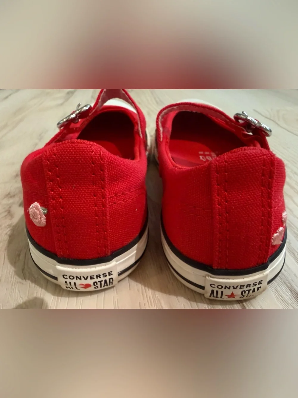 Converse Kids Chuck Taylor All Star Dainty Mary Jane in Red. Size 12